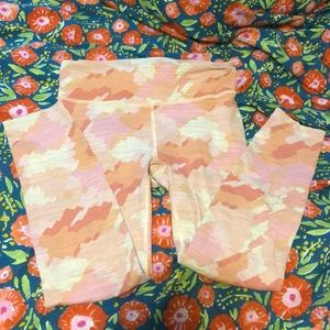 Outdoor voices worn ONCE! pink camo 7/8